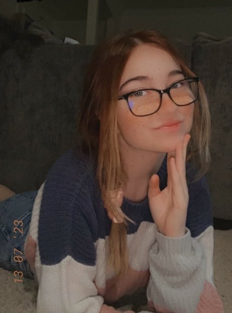 Lyssaurora model nudes archive