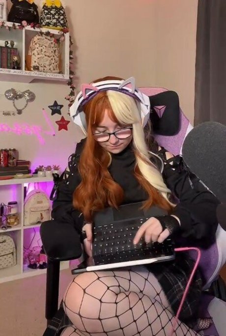 Lyssaurora profile image