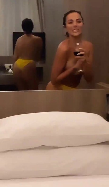 Arianna Ajtar nude actress image