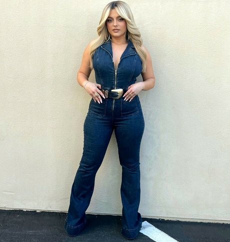 Bebe Rexha naked star img