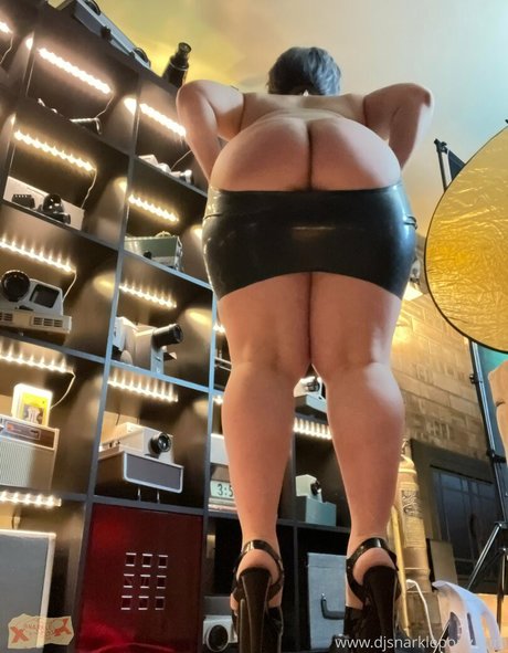 djsnarklepony model hot photos