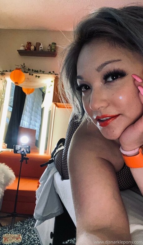 djsnarklepony model nudes galleries