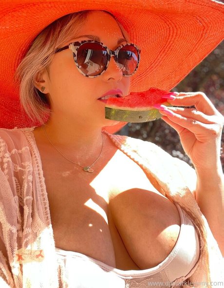 djsnarklepony hot model archive