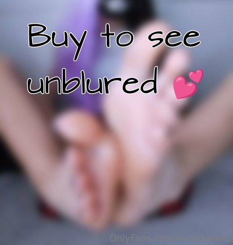 AurorkaUwU sex pornstar archive