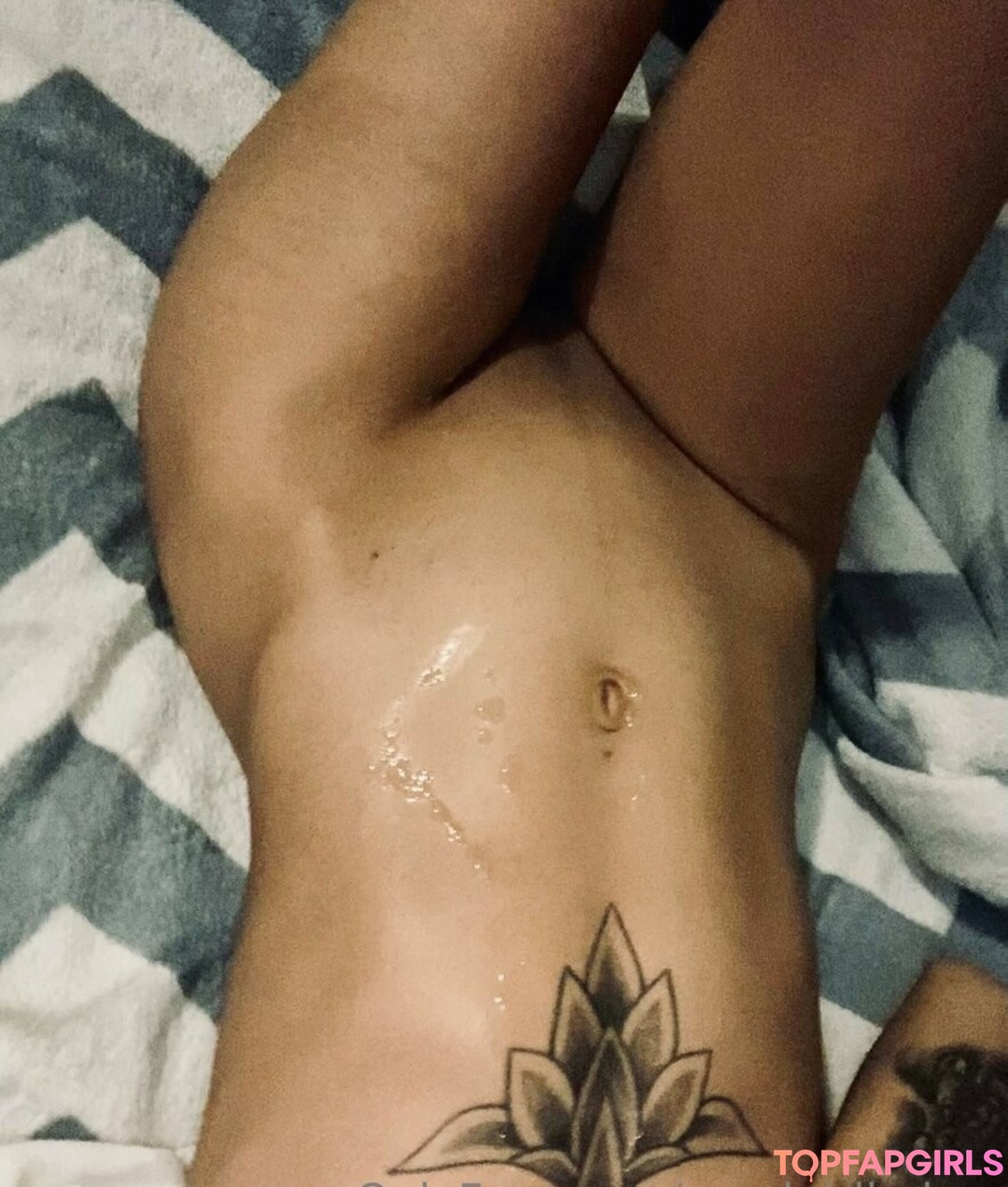 Luna baba naked model image