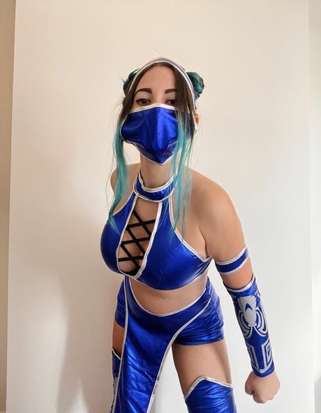 Polly Bones star beautiful pictures