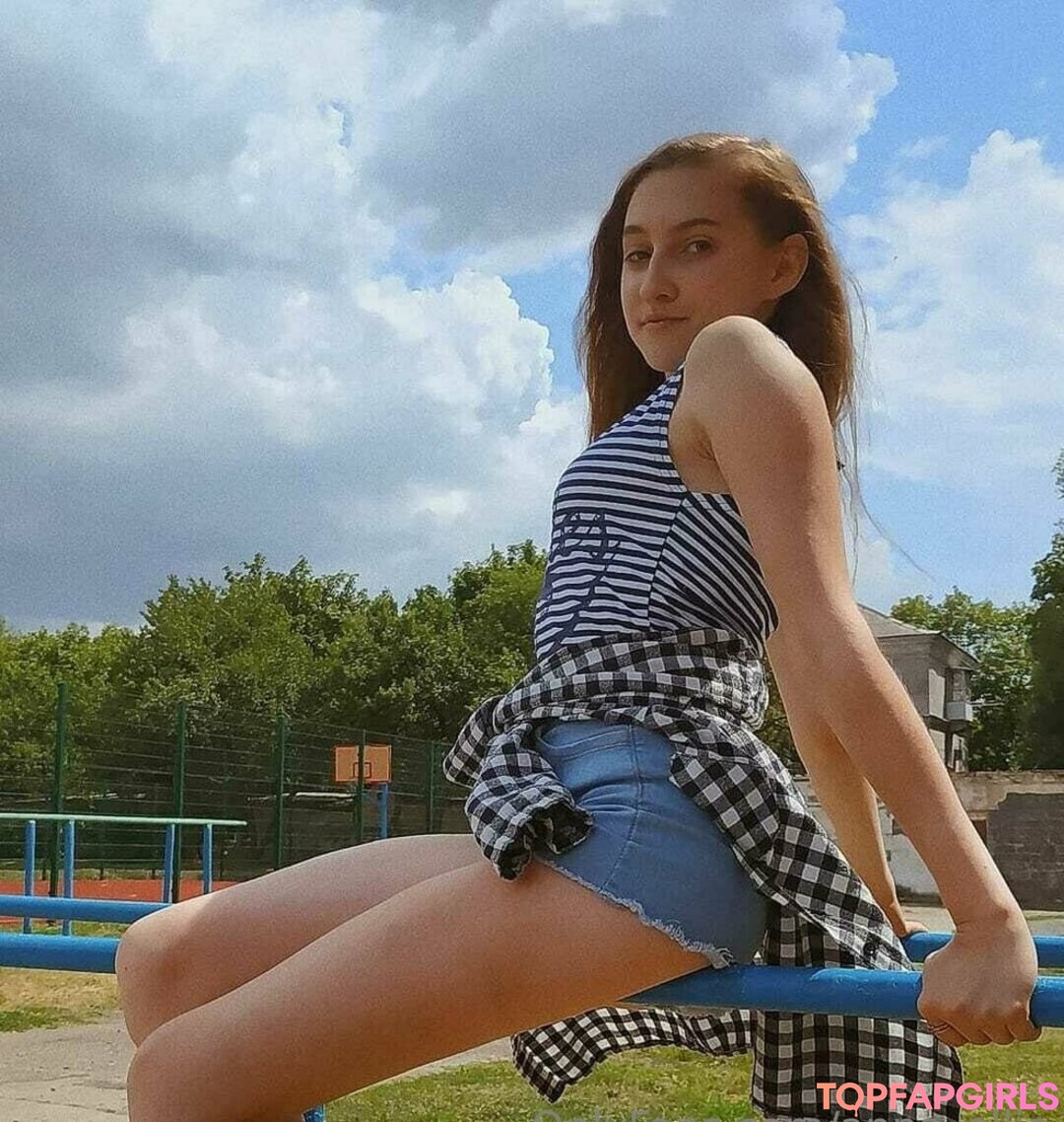 anna ellie model free picture