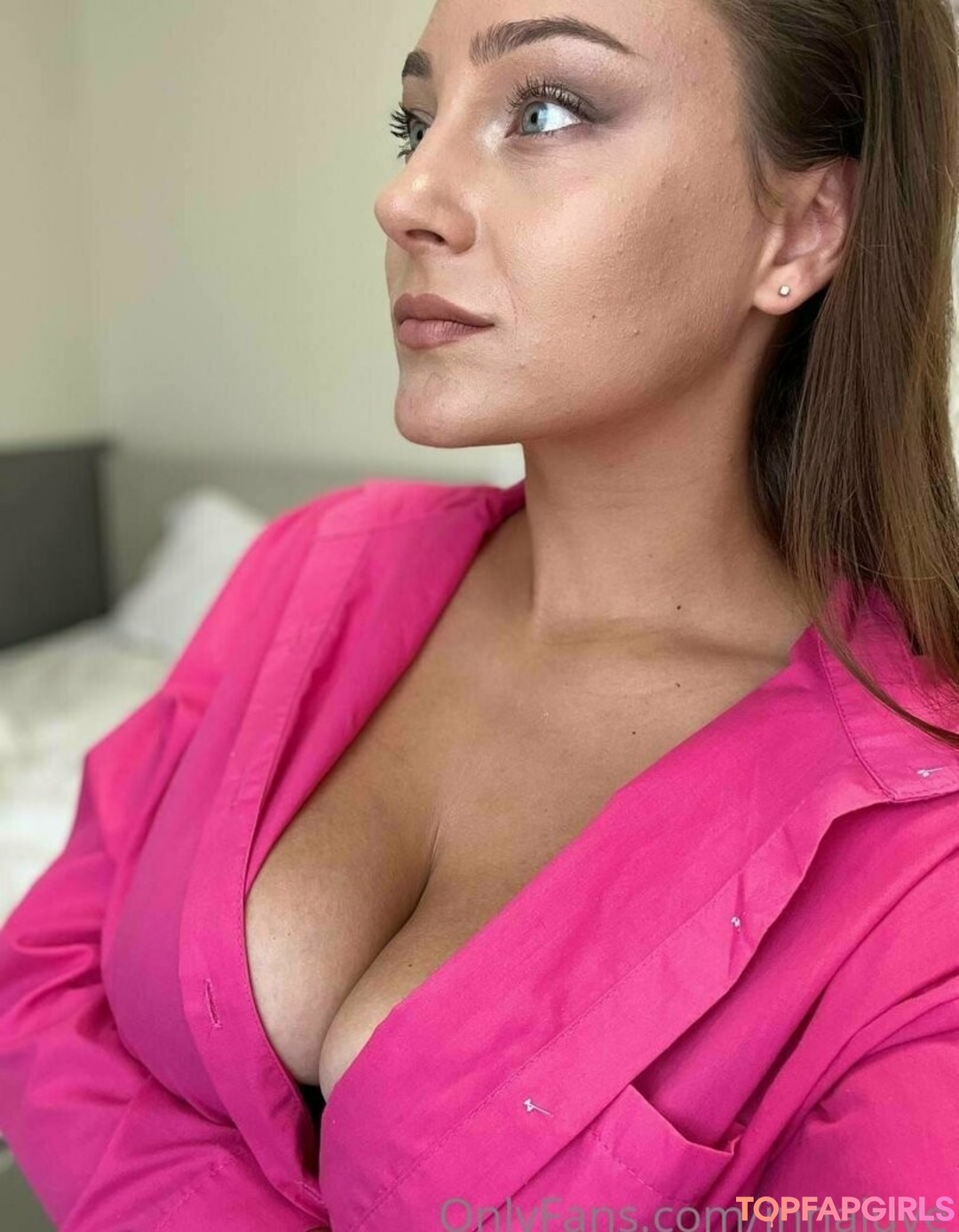 InnaLuve model top images