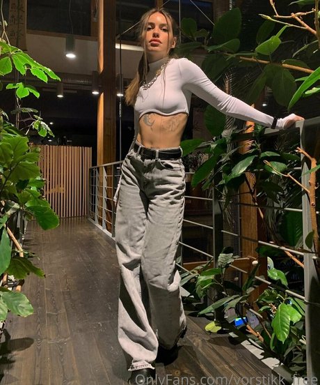 mallennnna pornographic actress image