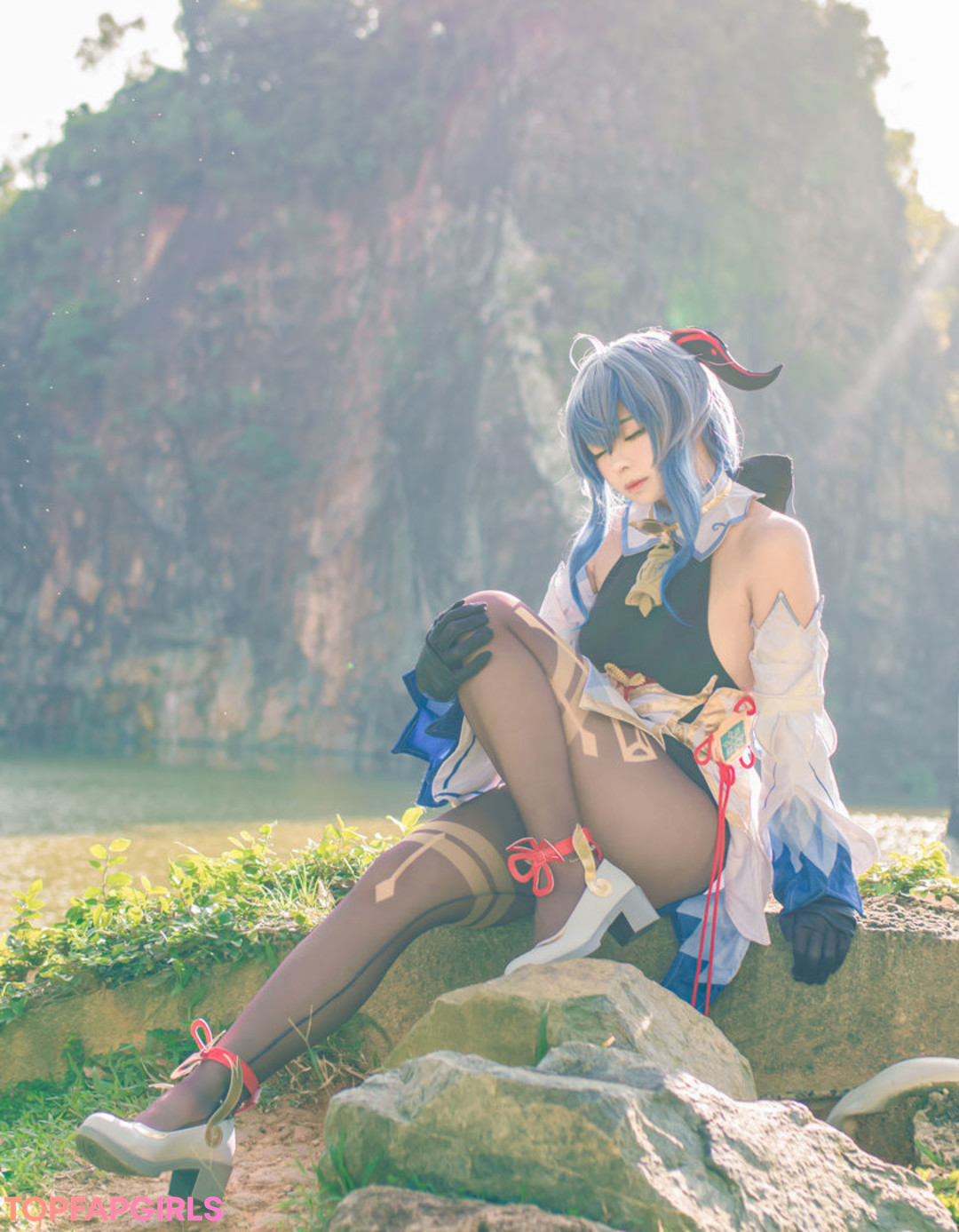 ritheania c top profile image