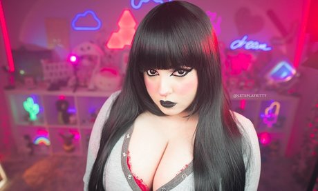 Lestplaykitty star naked pic