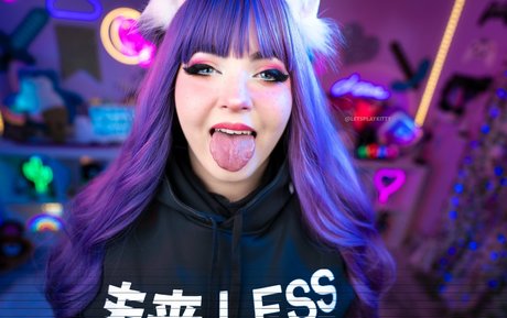 Lestplaykitty adult model pictures