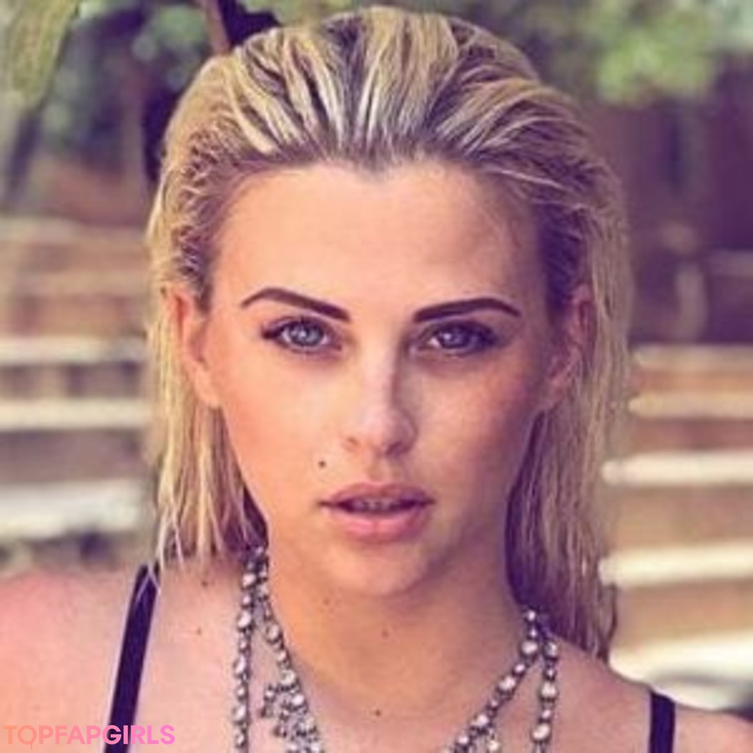 Kelly Vedovelli nice star photo