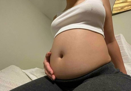 asianbellygirl exclusive pornstar photo