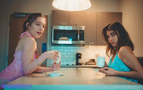 chlobodyyy pornstar erotic image