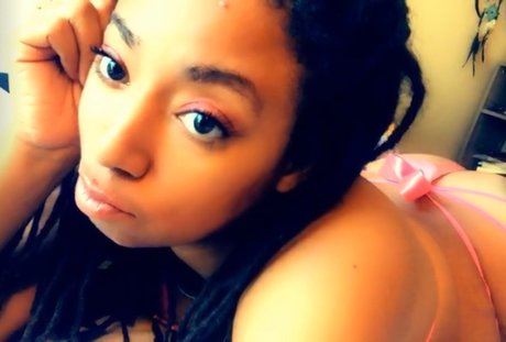 Goldielocs sexy star pictures