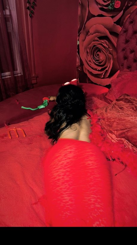 Lainaaa star naked pic