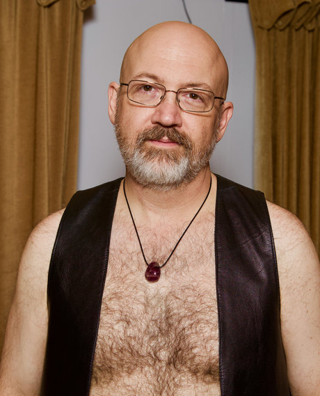 Daddy GadgetBear beautiful model pics