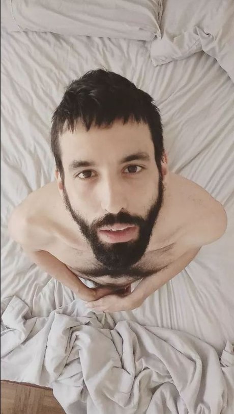 Max Zorrainquieta nude model pic