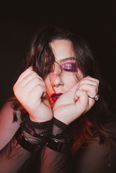 Emza Amour best actress pics