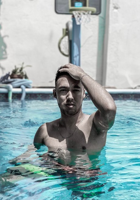 Papi Daniel_ top profile image