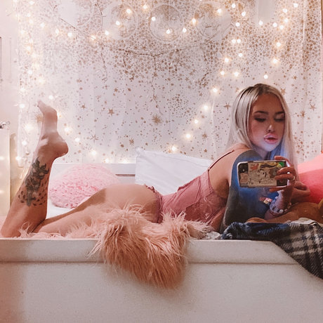 sum r nudes pornstar img