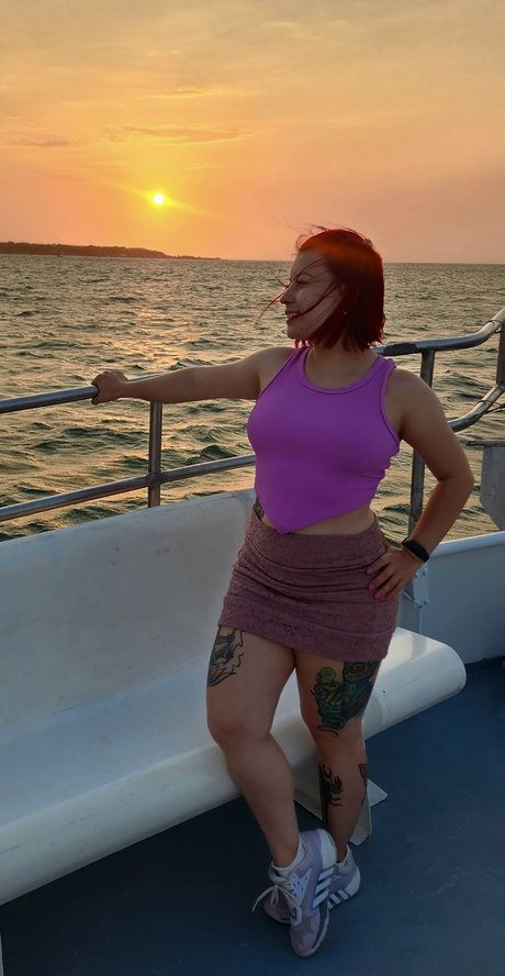 _Nati hot actress picture