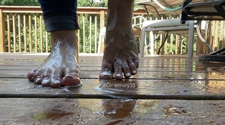 Cora Emery model hot photos