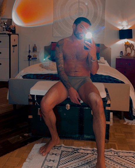 CHRIS CARTER nude star archive