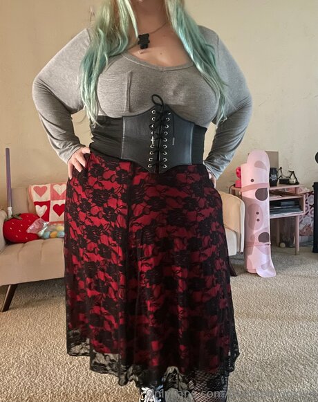 Brooklyn Baebie star naked pic