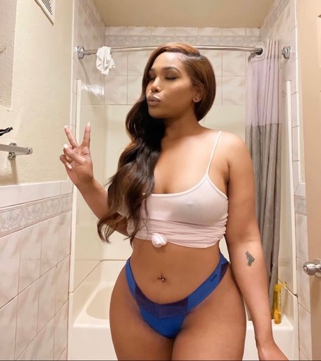 TS Nellie sex pornstar gallery