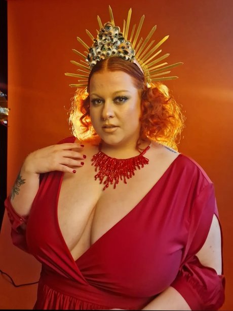 Curls andcurves nice star galleries