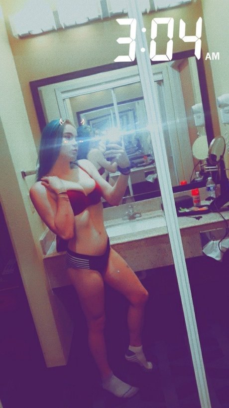 Nicki Dice model xxx pic