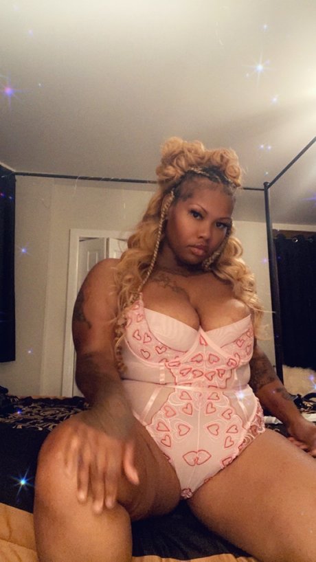 Bambi Knowles pretty pornstar gallery