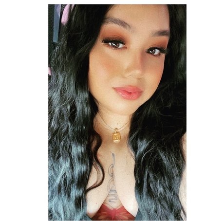 Niikki naked model images