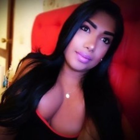 Niickyyy model adult pictures