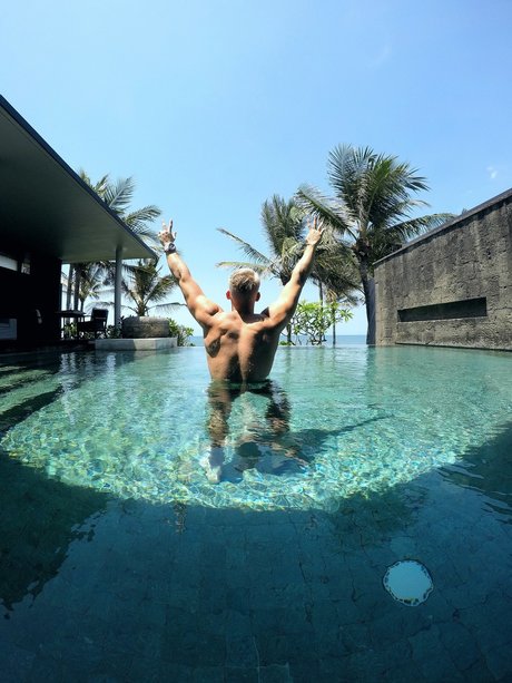 Noah Cavill pornstar hd archive