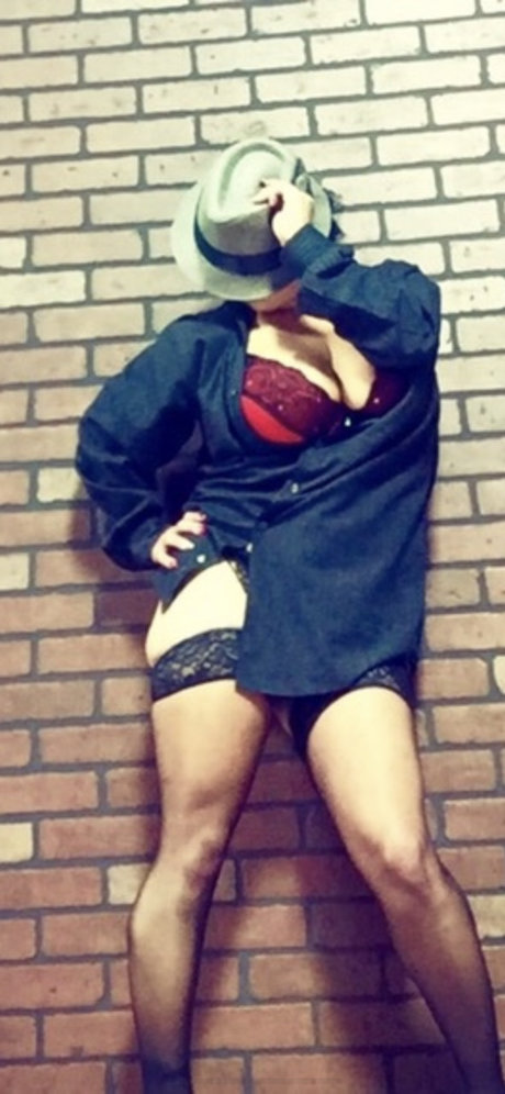 Alexia Knight star exclusive pic