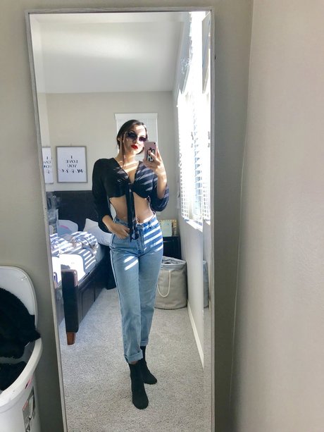 Diana Aguero star exclusive photos