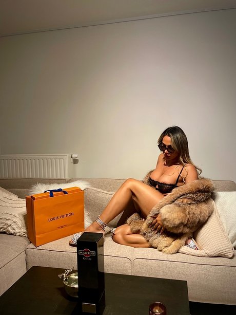 Ailyn Osorio best model pic