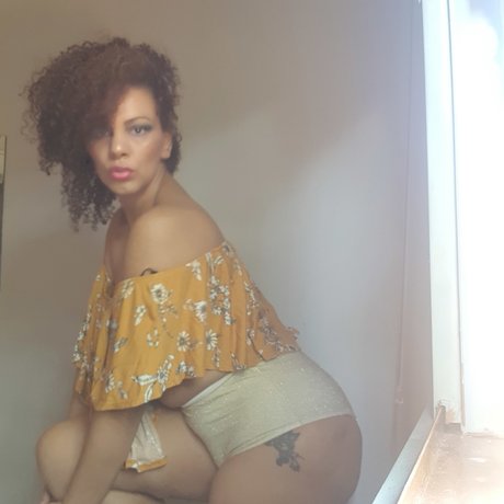 Nina Sanctos model sexy galleries