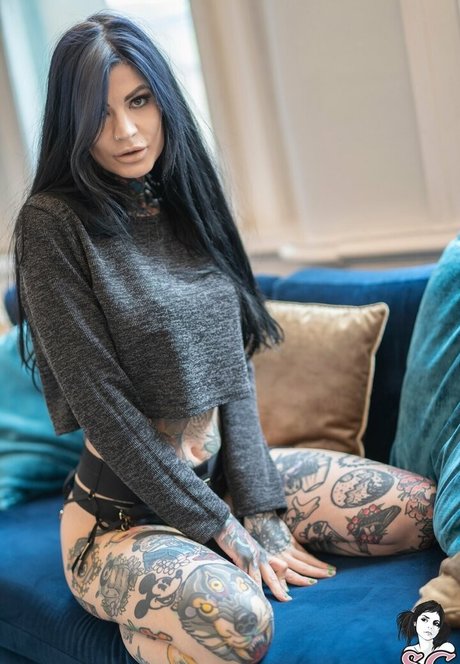 hopefulsuicidegirls model top images
