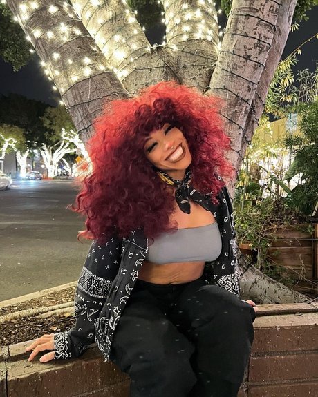 Kiera Please star adult galleries