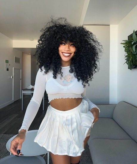 tall milf onlyfans naked gallery