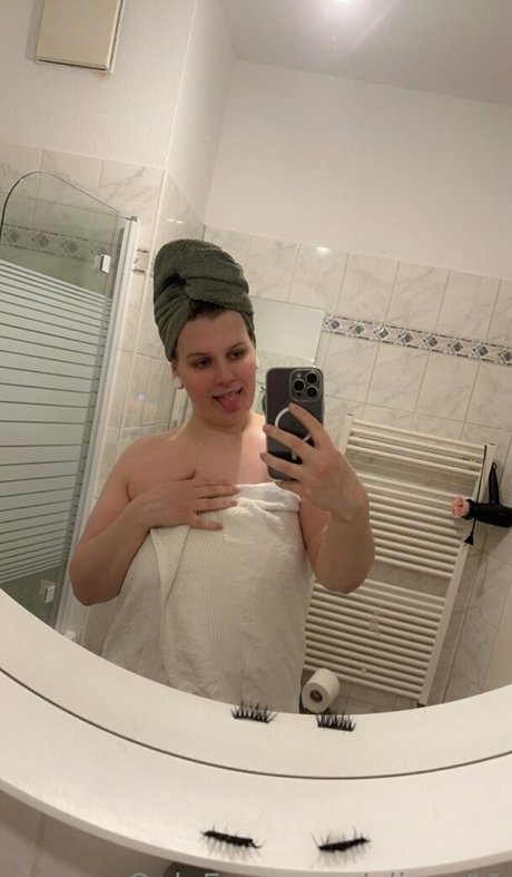 black hair milf onlyfans hot nude images