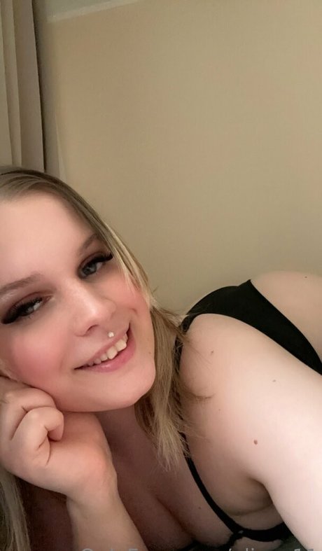 alicee11 pretty pornstar gallery