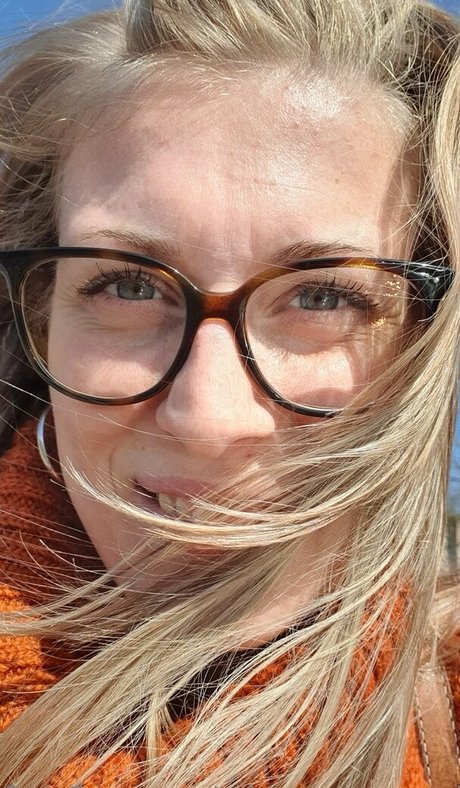 cowgirl milf onlyfans art nude archive