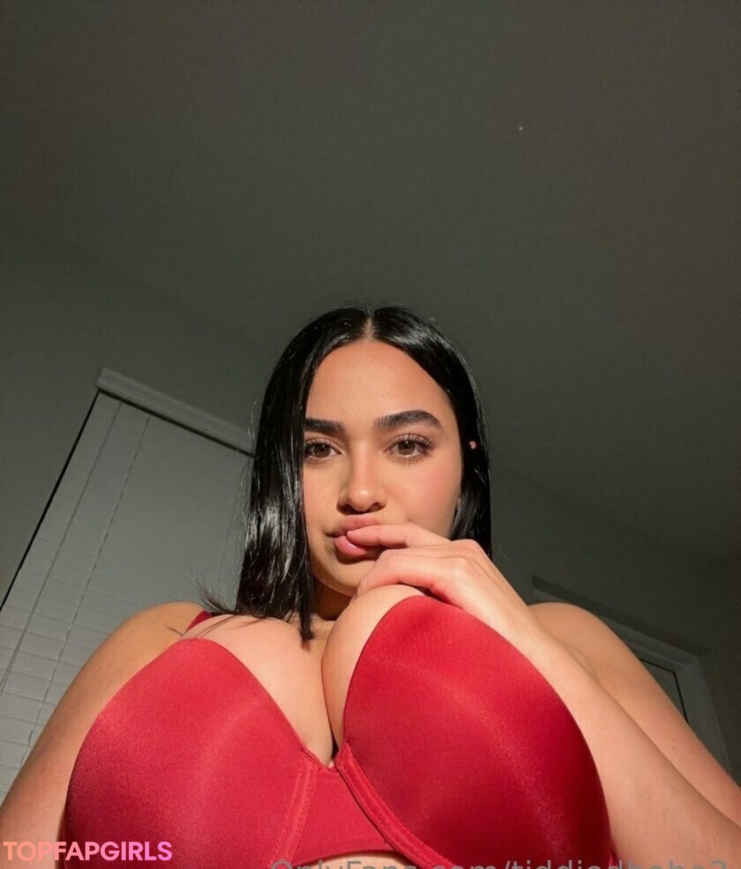 tiddiedbabe2 pornstar hd photos