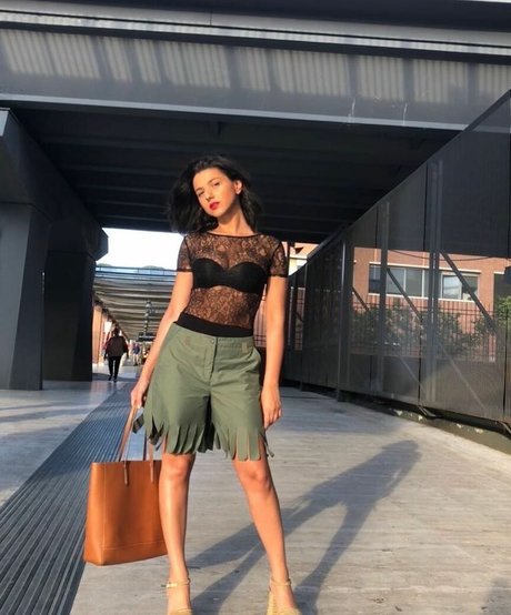 brunette petite onlyfans pornographic galleries