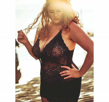 Leila Lowfire pornstar pictures